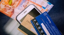 Жительница Кокшетау расплатилась за покупки чужой банковской картой