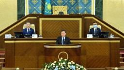 А. Мамин выступил с отчетом о работе Правительства на совместном заседани палат Парламента
