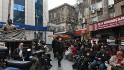 Пятеро иностранцев пострадали при стрельбе в ТЦ в Стамбуле
