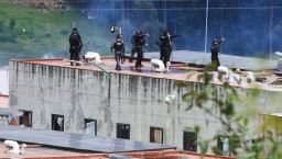 В Эквадоре 20 человек погибли из-за бунта в тюрьме