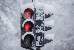 В Кокшетау на пересечении улиц Ауэзова-Пушкина временно не работает светофор