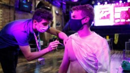 В английских клубах не будут требовать документы о вакцинации