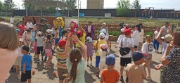 Детям в Кокшетау подарили радость в армейском стиле