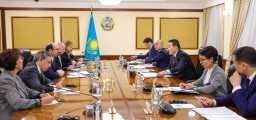 Алихан Смаилов провел встречу с главой миссии МВФ в Казахстане