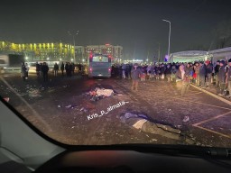 Пассажир ударил водителя-женщину, в результате чего в Алматы автобус врезался в пешеходов