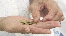 Выплаты получат акмолинские пенсионеры с минимальной пенсией ко Дню Республики