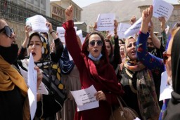 Талибы открыли огонь по женщинам в Кабуле