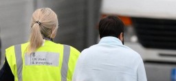 Как албанских мигрантов вербуют наркоторговцы, обещающие привезти их в Британию