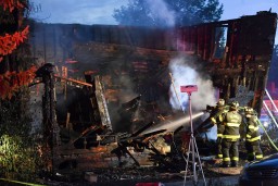В горящем доме в США погибли 10 человек. Пожарный узнал в них свою семью