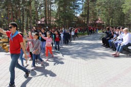 Школьники из разных городов Казахстана проводят летние каникулы в Акмолинской области