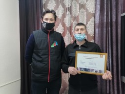 Победителю первого этапа розыгрыша вручен сертификат в Discovery Borovoe