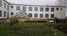 Крышу школы сорвало ветром в Акмолинской области