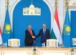 Токаев наградил Премьер-министра Венгрии Виктора Орбана орденом «Достық» I степени