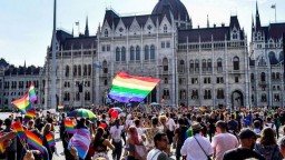 Евросоюз обвинил Венгрию и Польшу в дискриминации ЛГБТ и подает в суд