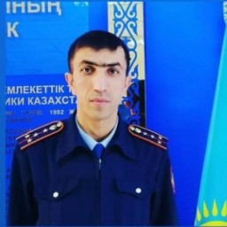 Полицейский помог потушить загоревшееся авто в Акмолинской области