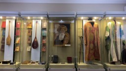 Домбра и личные вещи Жамбыла Жабаева представлены на выставке в Акмолинской области