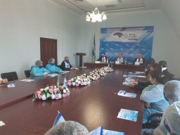 Представители партии «Ак жол» провели встречу с шымкентскими врачами