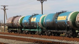 Сколько бензина планируют перевезти по Казахстану в августе