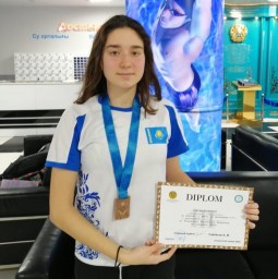 Пловчиха из Кокшетау завоевала "бронзу" чемпионата РК