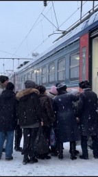 Более 500 человек вывезли пассажирские поезда в непогоду