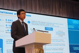 "Глотать пыль мы ни за кем не будем". Министр просвещения ответил на вопросы акмолинских педагогов