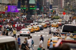 Мэр Нью-Йорка объявил чрезвычайное положение из-за кризиса с мигрантами