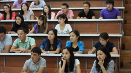 Студентам в Казахстане повысят стипендии