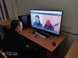 Сотрудники акмолинского ДУИС организовали видеосвидание осужденных родственников