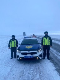 ​Акмолинские полицейские оказали помощь водителю &laquo;Газели&raquo;