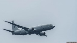 Самолет ВМС США выехал за пределы ВПП и упал в залив на Гавайях