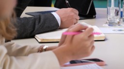 В Казахстане хотят проверять госслужащих на добропорядочность