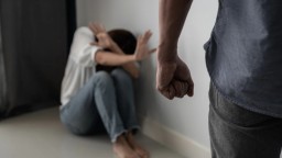 Будут ли в Казахстане штрафовать женщин, которые "провоцируют" домашнее насилие