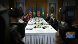 Трамп первым поздравил Казахстан с 35-летием Независимости