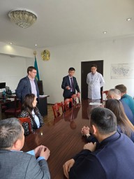 Депутат областного маслихата помог пациентам Атбасарского района решить их проблему