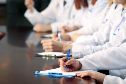 Предпринимателю не оплачивали долг за обучение медперсонала в Акмолинской области