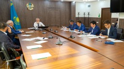 Глава Минторговли обсудил с бизнесом вопросы социально значимых продуктов питания