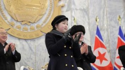 Южнокорейская разведка: Ким Чен Ын растит из 10-летней дочери преемницу
