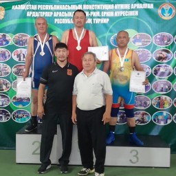 Акмолинский ветеран завоевал бронзу на чемпионате Казахстана по вольной борьбе