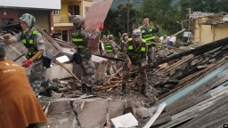 Число жертв землетрясения на западе Китая достигло 93