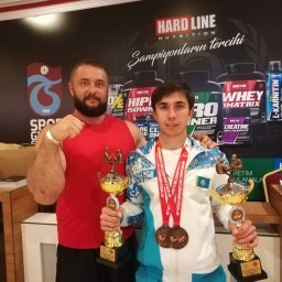 Акмолинец взял вторую «бронзу» на Чемпионате Мира по армрестлингу