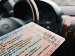 Незаконную выдачу водительских удостоверений пресекли в Кокшетау