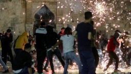 Столкновения палестинцев с полицией в Иерусалиме: не менее 169 пострадавших