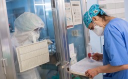 ​Медсестра, переболевшая КВИ, отсудила ₸ 2 млн у управления здравоохранения региона