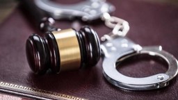 В Акмолинской области наркосбытчики приговорены к одиннадцати и семи годам лишения свободы