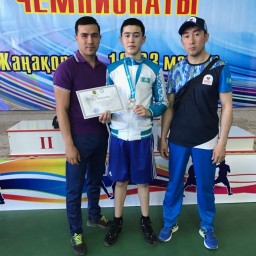 Акмолинский боксер завоевал «серебро» юношеского Чемпионата РК