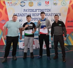 Акмолинские пауэрлифтеры завоевали 8 наград на чемпионате Казахстана