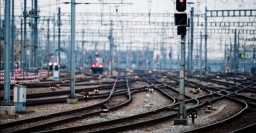 С начала текущего года зарегистрировано почти 2500 фактов экстренного торможения поездов