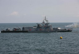 Румынский военный корабль подорвался на мине в Черном море