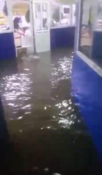 Рынок, улицы и поликлинику затопило из-за сильного дождя в Степногорске