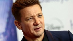 Американский актер Джереми Реннер дал первое интервью после страшной аварии со снегоочистителем